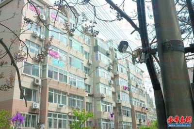 阳台对面安装监控居民担心隐私泄露
